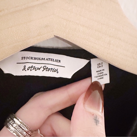 & Other Stories Linen Wrap Mini Dress Black - Picture 3 of 8